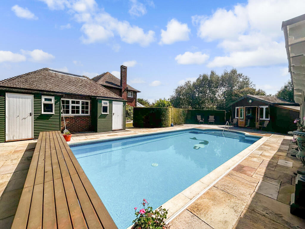 Swimming Pool*