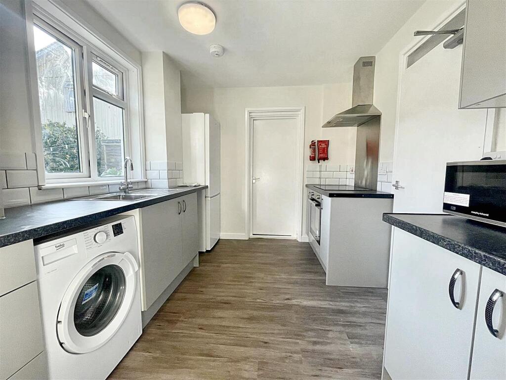 ak4qMgrjY0qa3Of7mLcfzQ 1.jpg