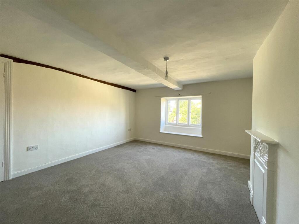 Bed 2 Use a.JPG