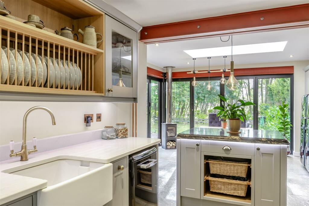 8608791-interior07.jpg