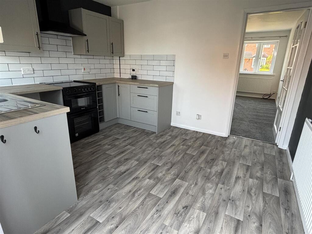 Dining kitchen