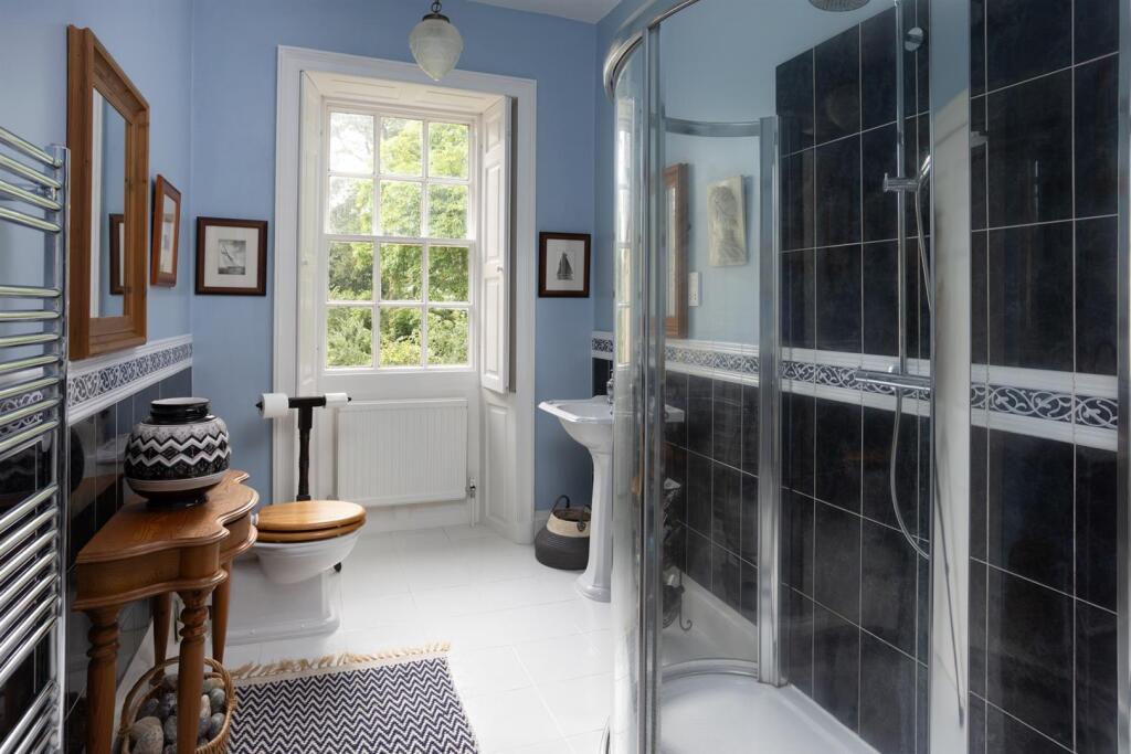 Principal bedroom suite