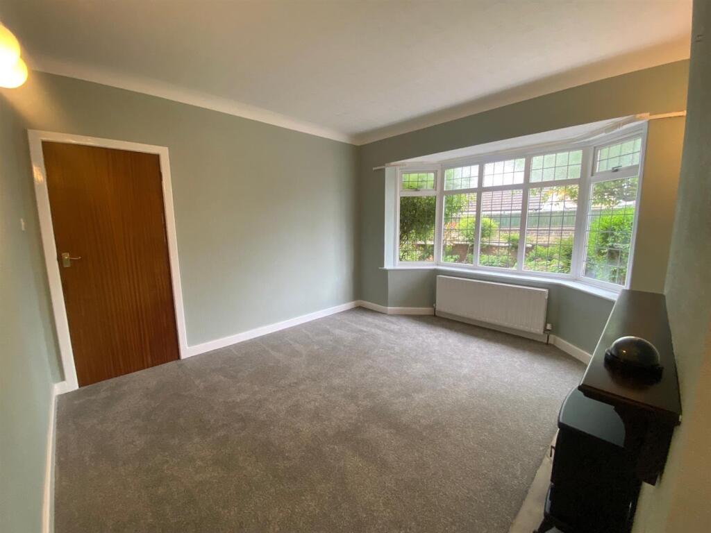 LOUNGE 2.jpg