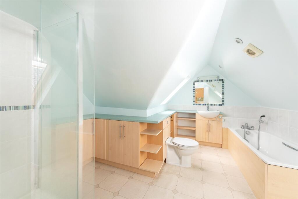 Bedrom Five En Suite