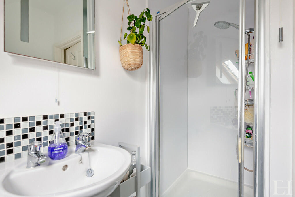 8619074-interiorW...