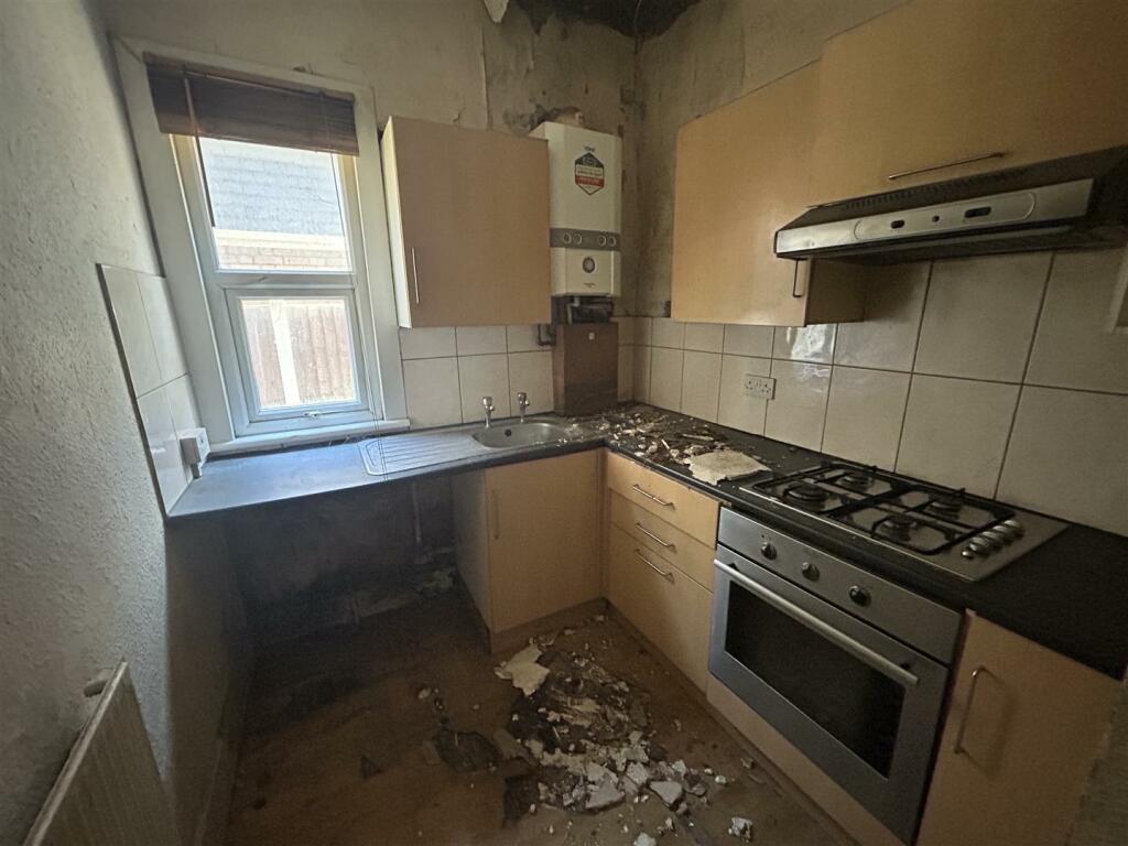 FLAT 1