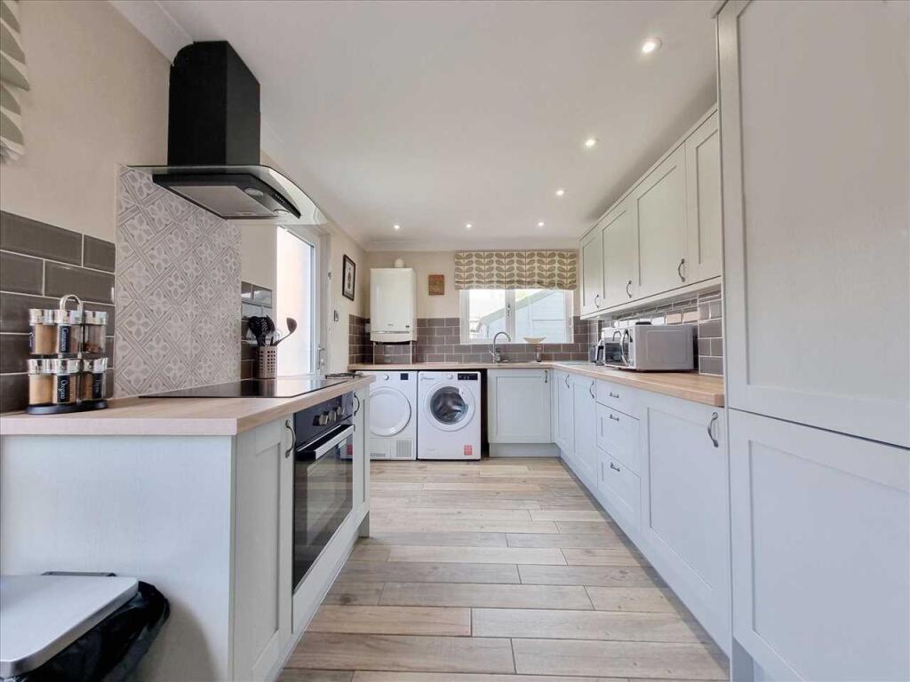 Dining Kitchen: