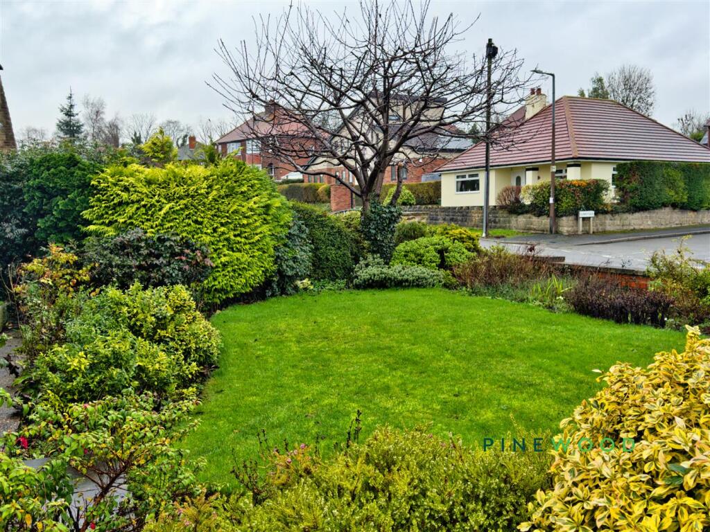 FRONT GARDEN