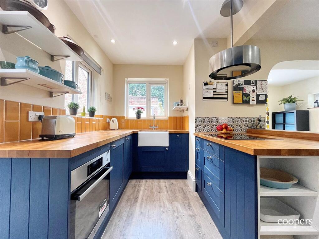 Kitchen (20).jpg