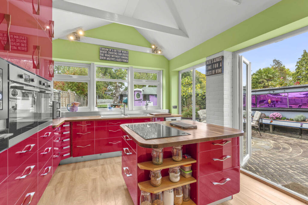 145 Courthouse Road, SL6 6HY (LOW RES)-9