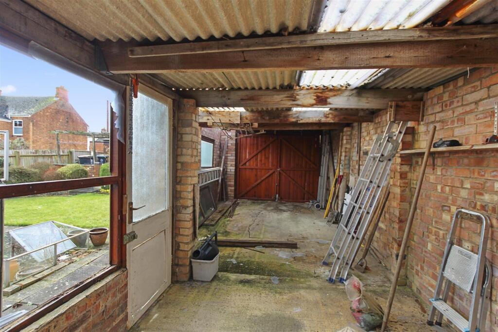 Finedon Road  (23).jpg