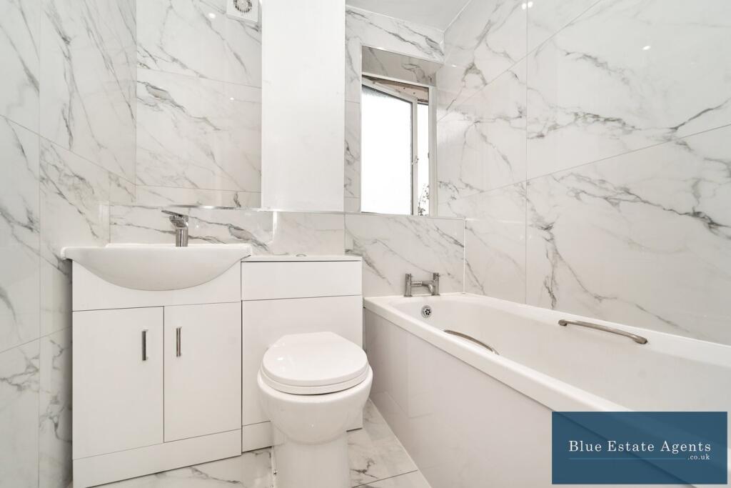 Family Bathroom Suite