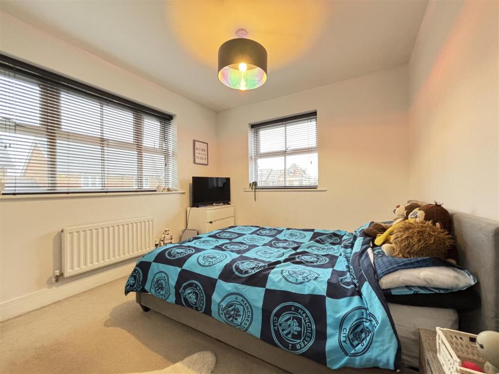 Highwood bed 2.jpg