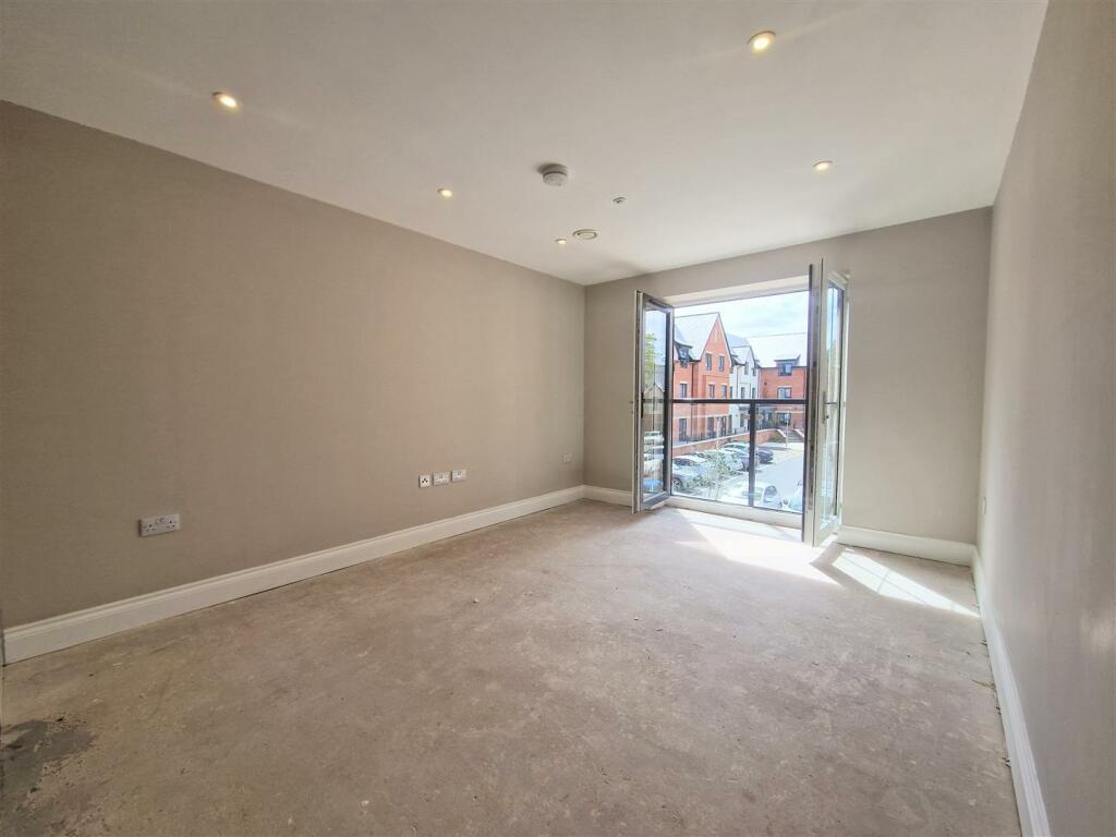 Open Plan Living Area / Kitchen