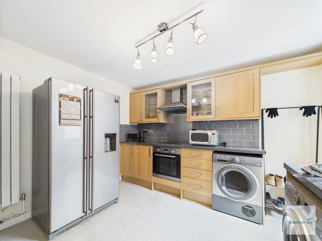 CAM03394G0-PR0332...