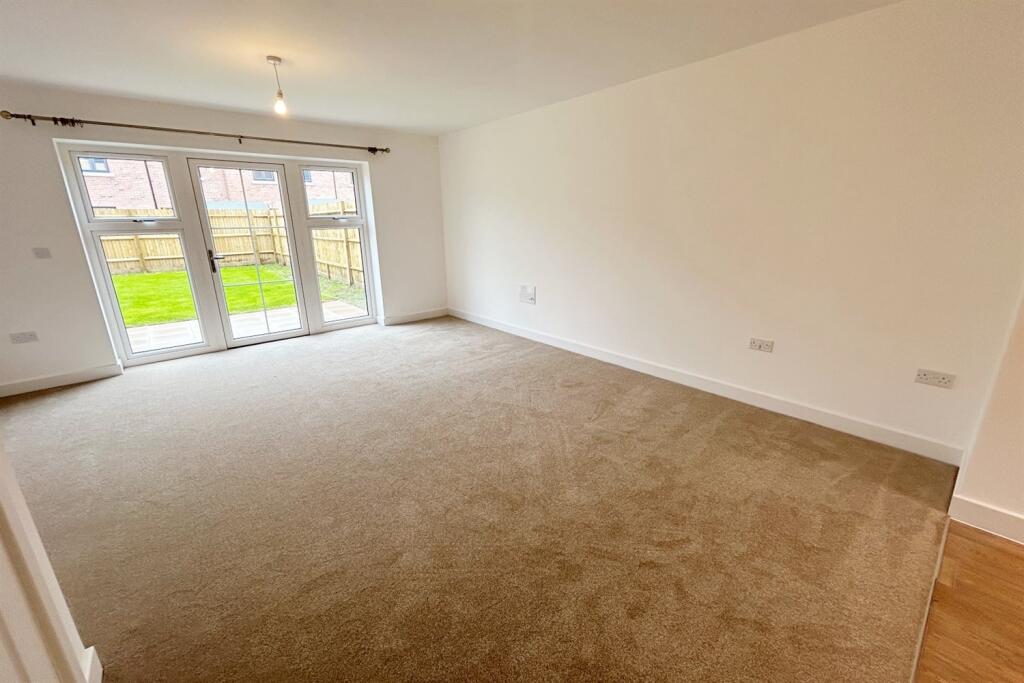 Sitting/Dining Room