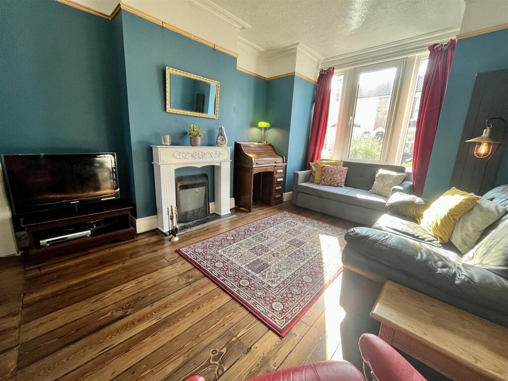 2.Lounge.jpeg