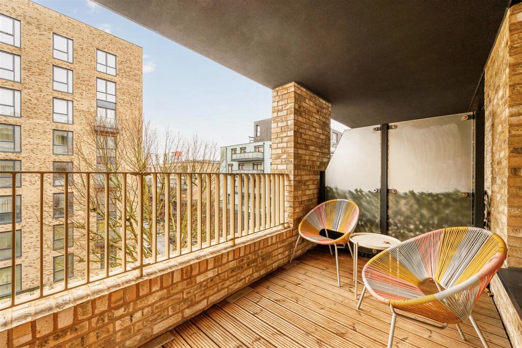 21 Donne Court-7.jpg