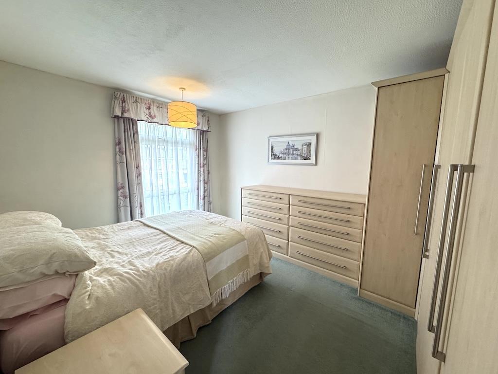18 - Bedroom 1.jpg