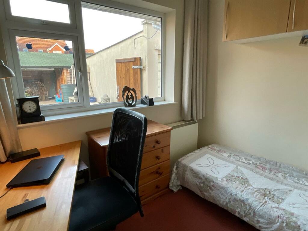 Bedroom..jpg