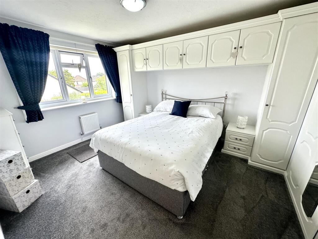 PRINCIPAL BEDROOM