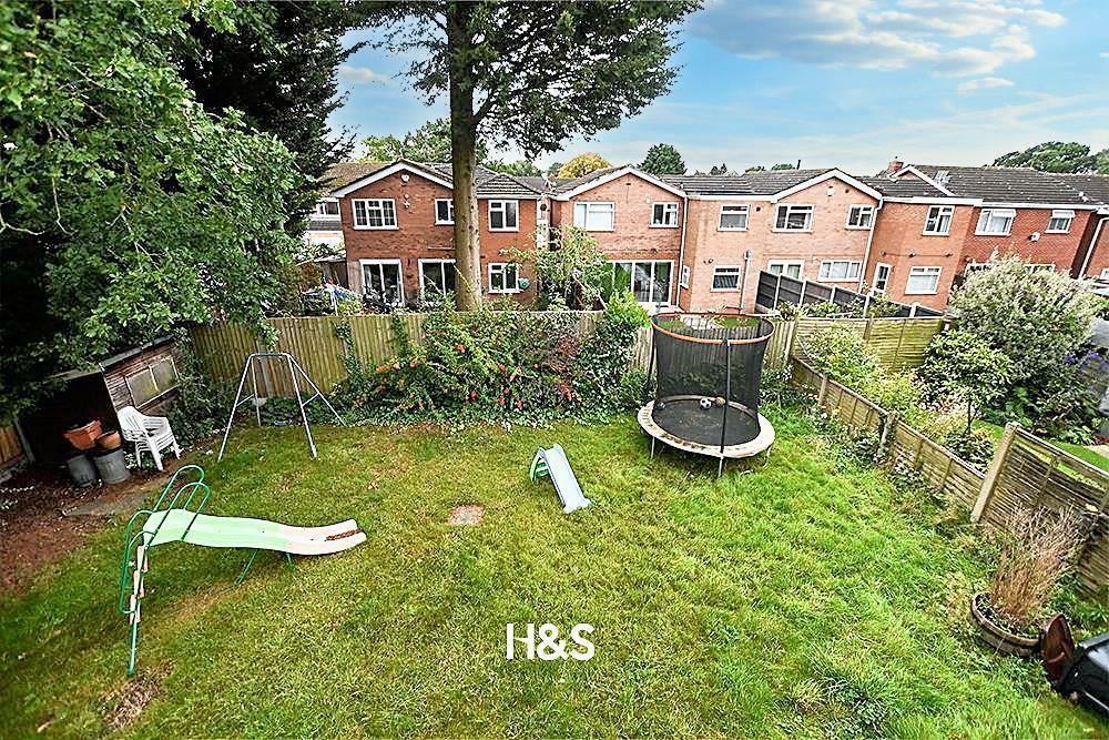 Nairn Close garden 1.jpeg