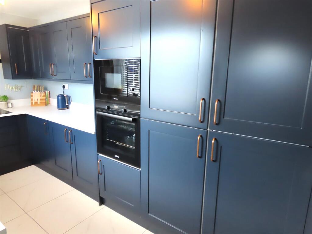 REFITTED KITCHEN