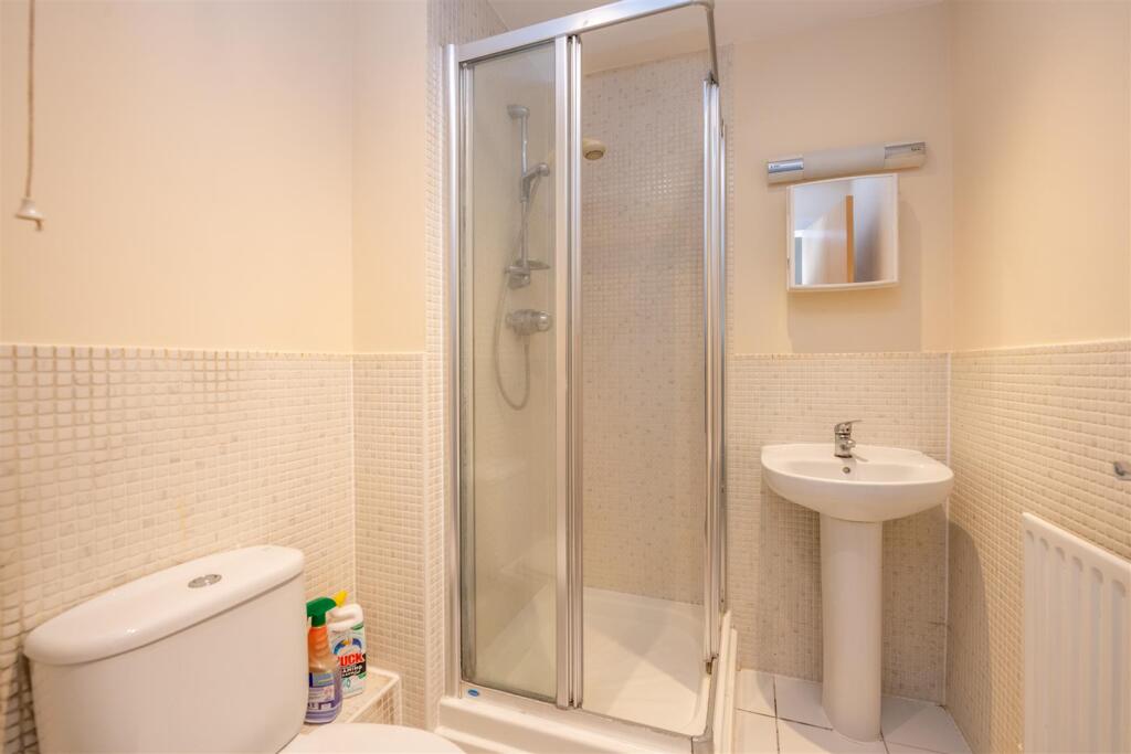 Flat 6 Silver Sands Court-11.jpg