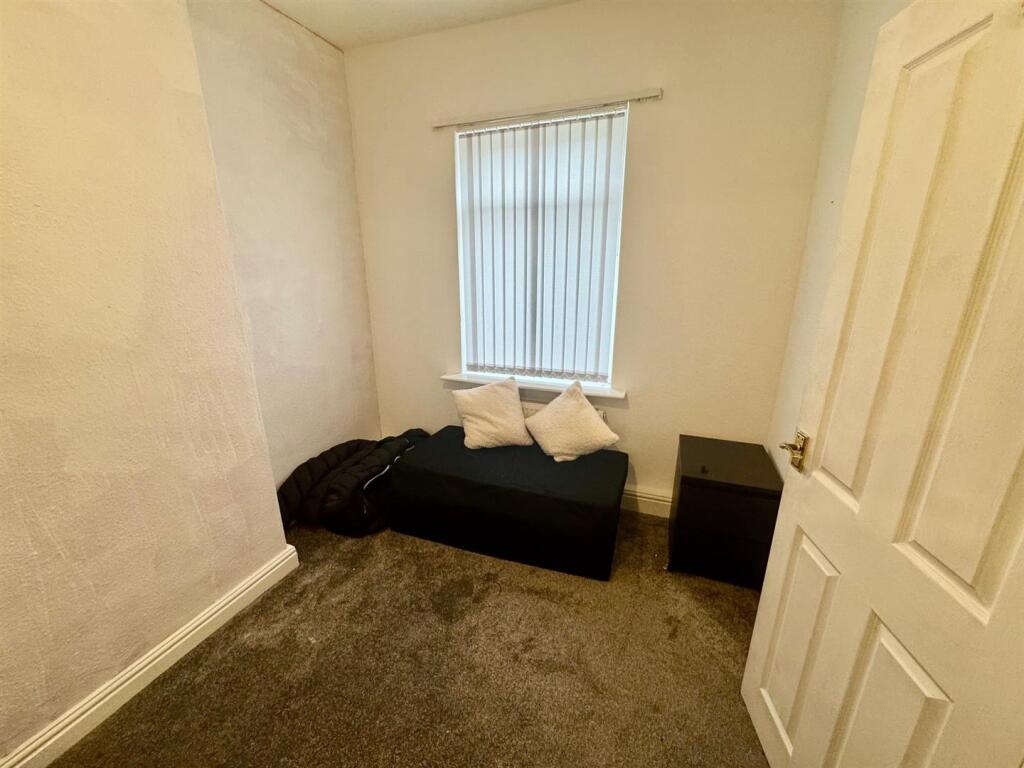 Bedroom1b.jpg