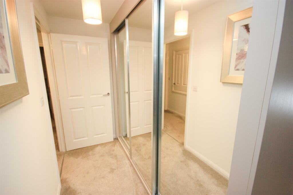 dressing area..jpg