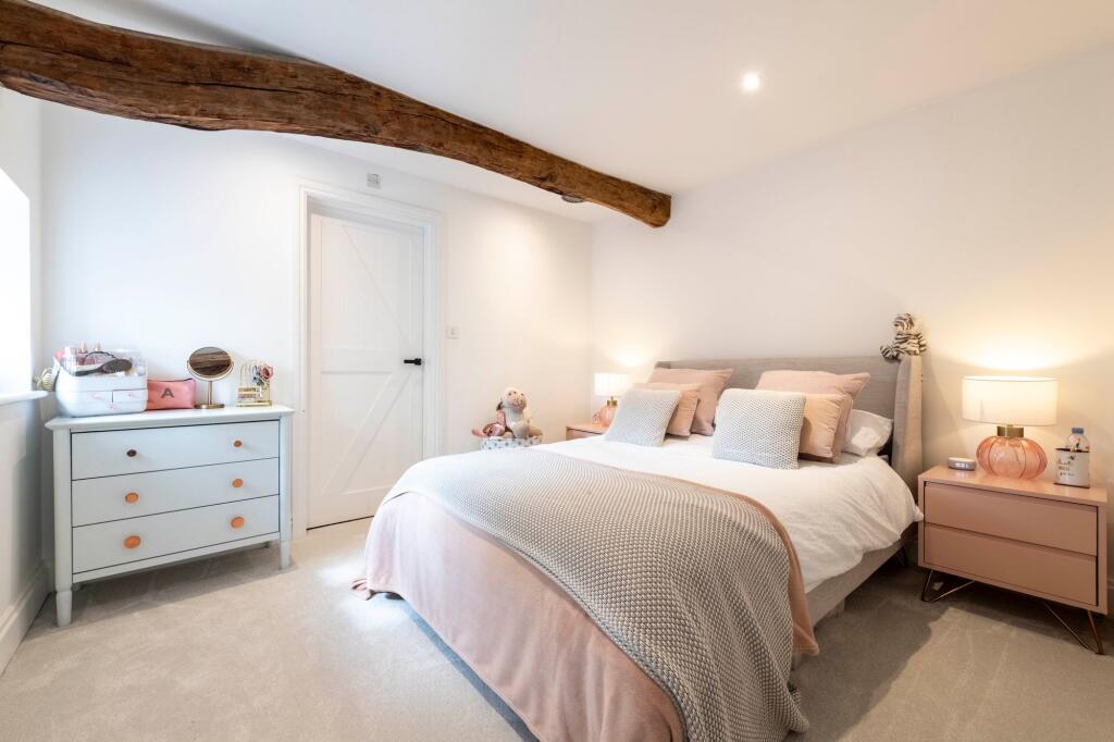 Bedrooms &amp; Bathrooms