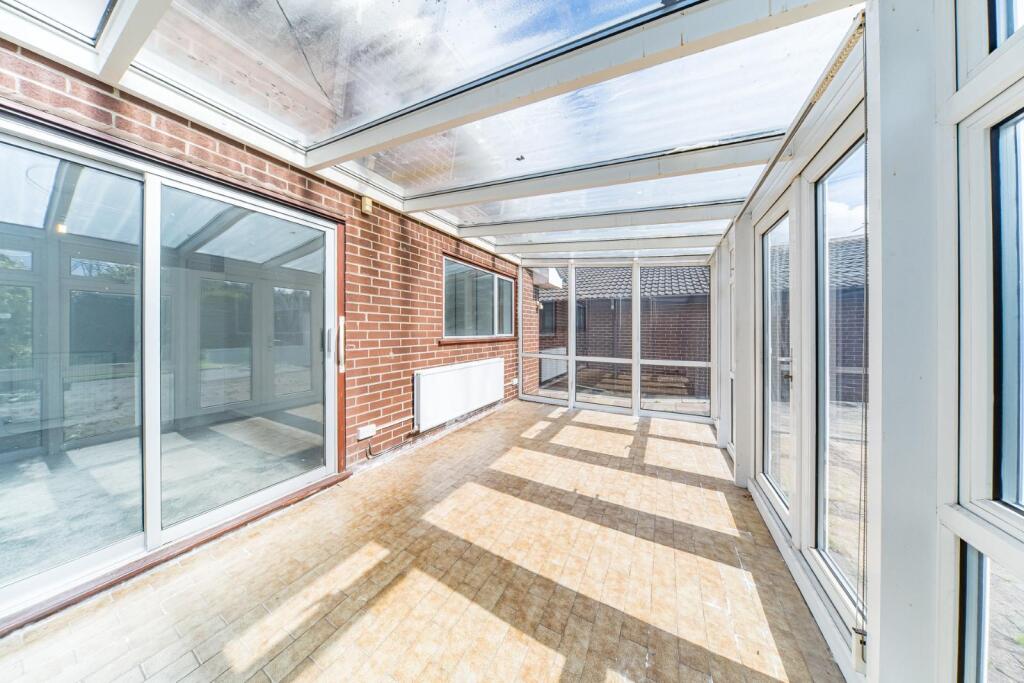 12 Tern Way conservatory.jpg