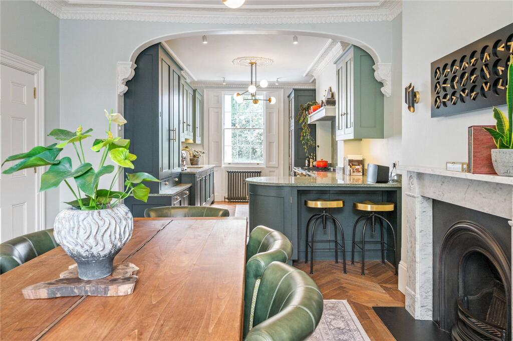 Kitchen/Reception