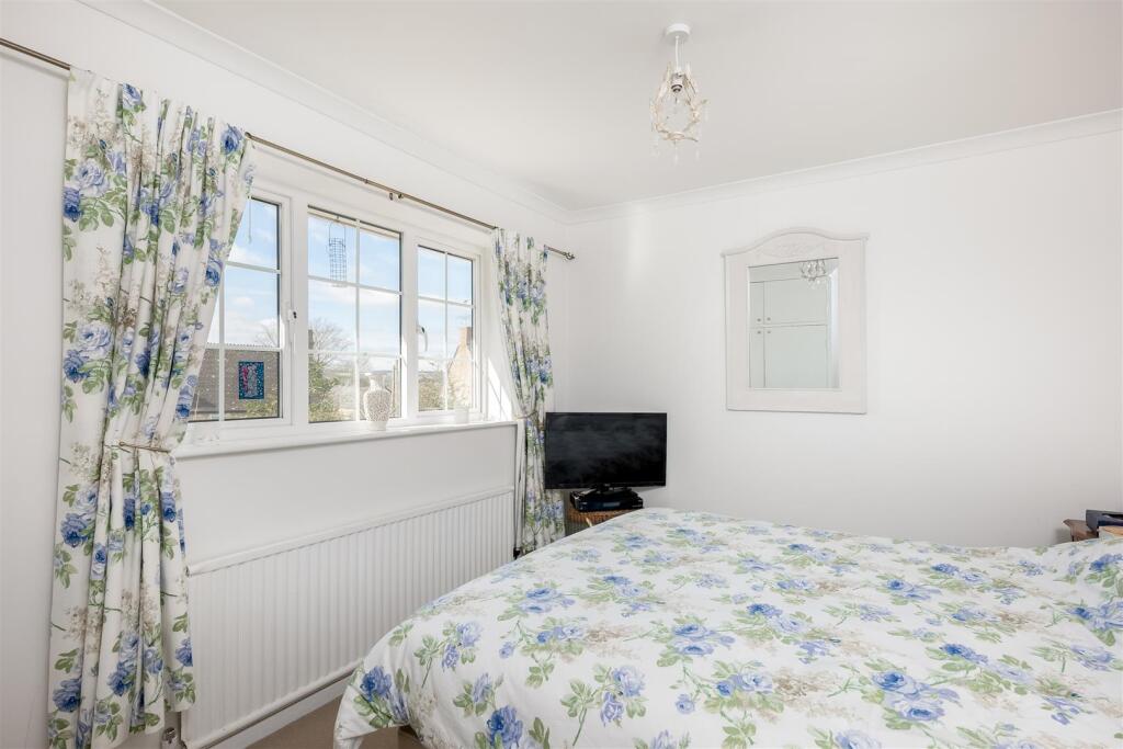 6 Church Close, Charlbury-7.jpg