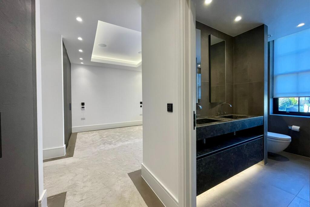 Apartment 3 Sereno House, 22 Beech Hill, Barnet, Hertfordshire, EN4 0JP