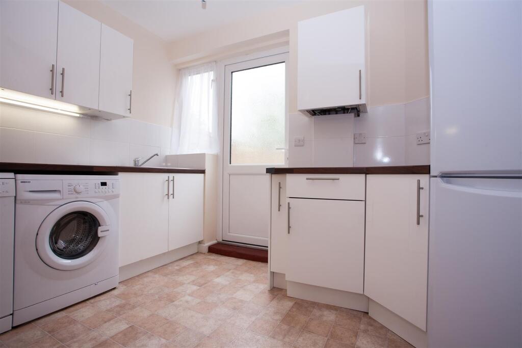 Abbotsbury Rd 025-.jpg