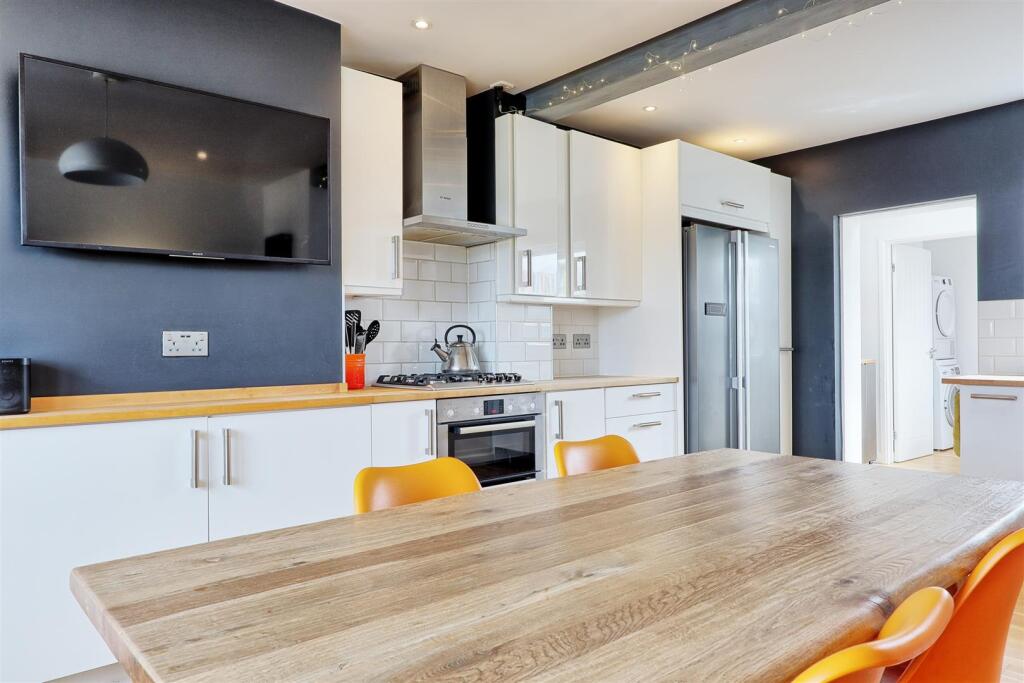 IMG_3108_09_10_easyHDR-interior3.jpg