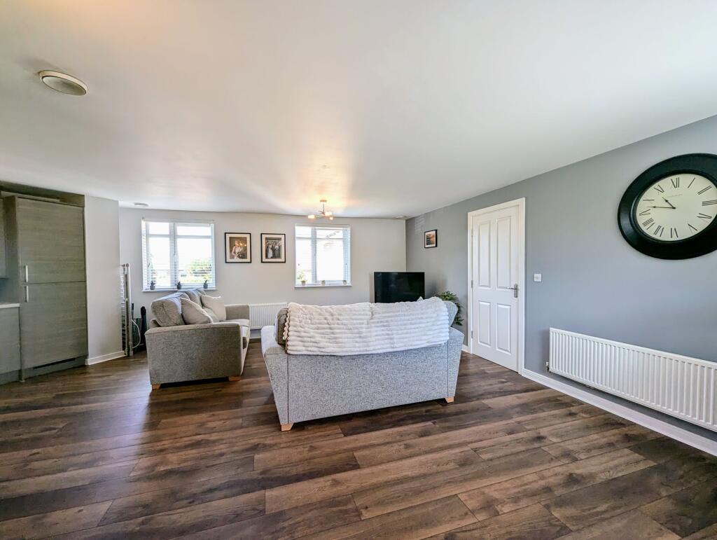 Lounge / Dining Room