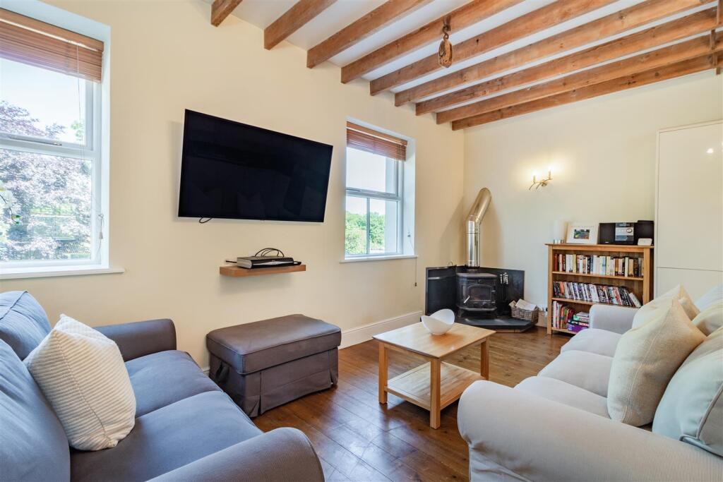 8553666-interior40.jpg