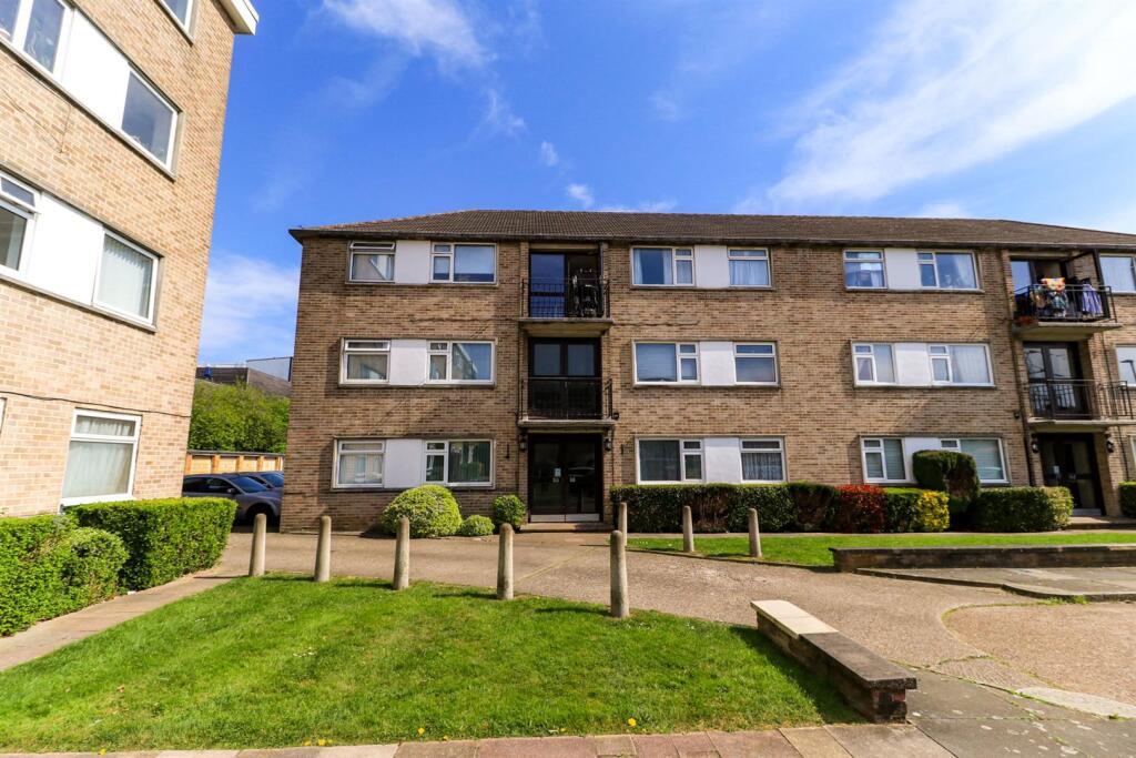 56 Bridle Close-2.jpg