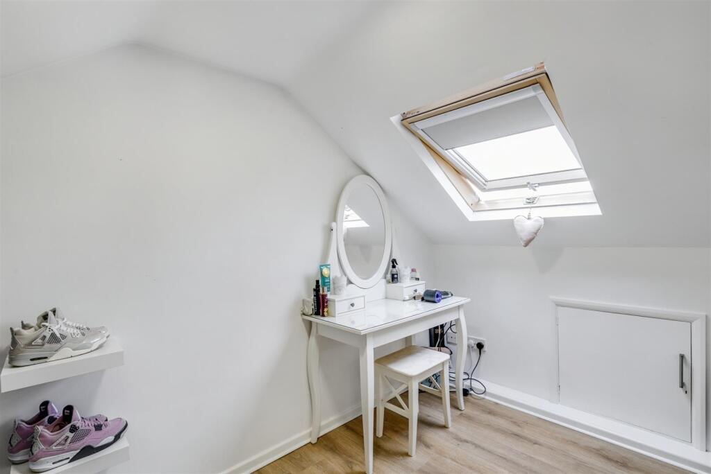 Walk-in Wardrobe/Dressing Room