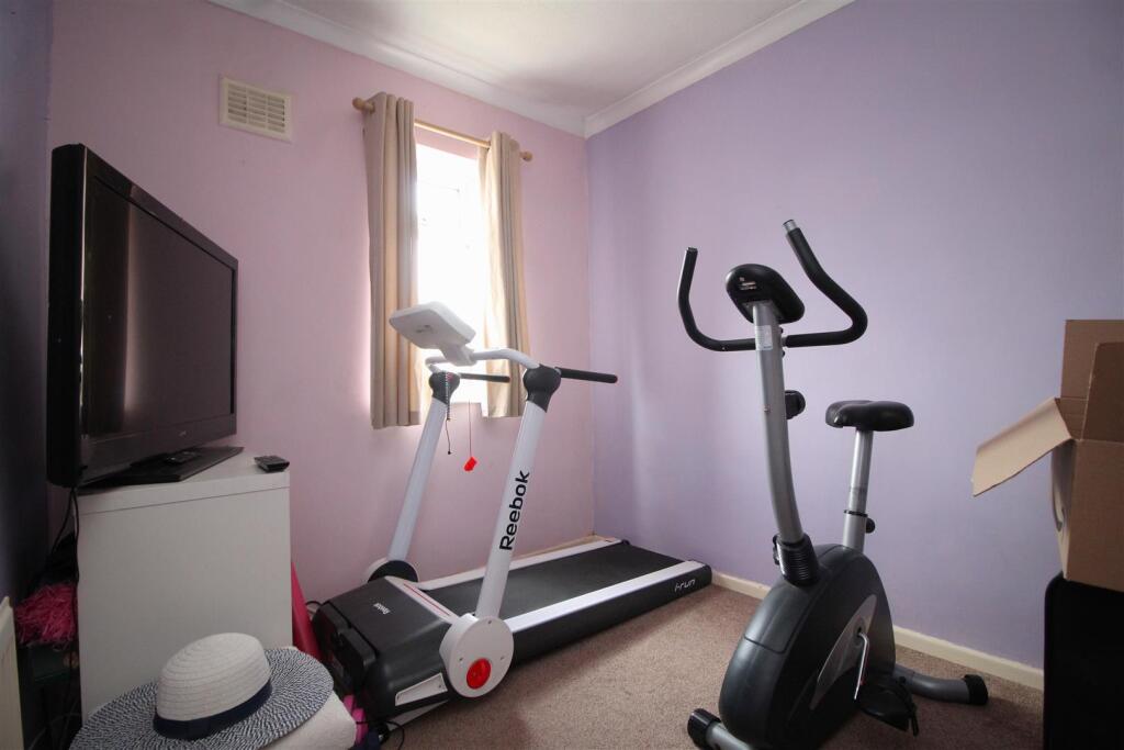 bedroom 3.JPG