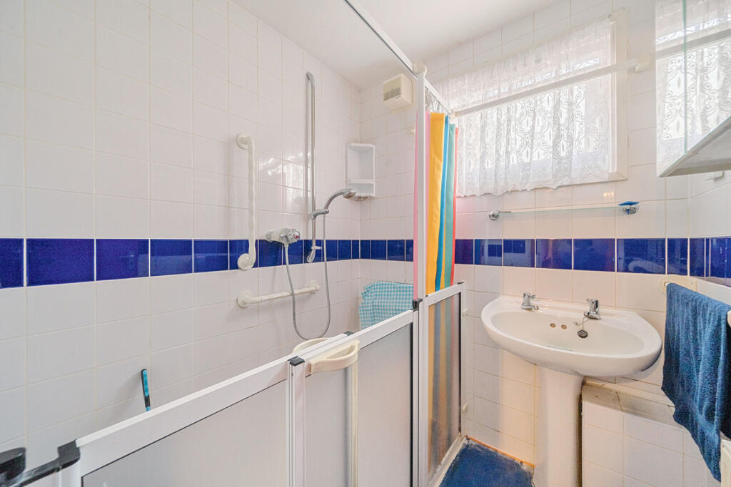 1296955-12-682dc5...