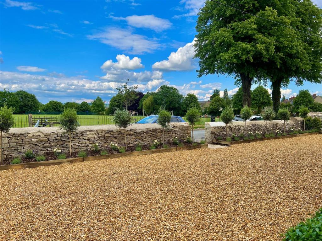 Hillborough view of green.jpg