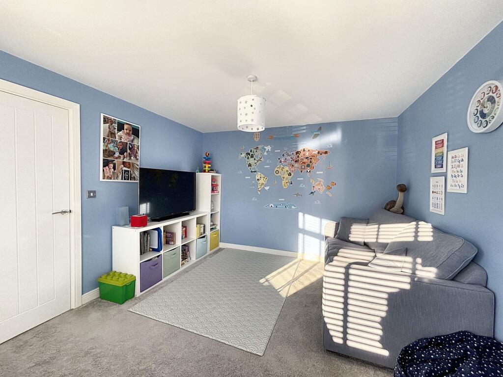 Sitting Room/Family Room