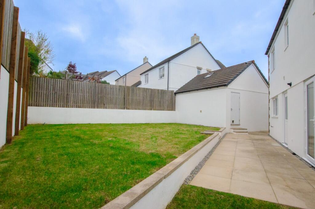  70 Du Maurier Drive TPS Bodmin 01208 74182-18