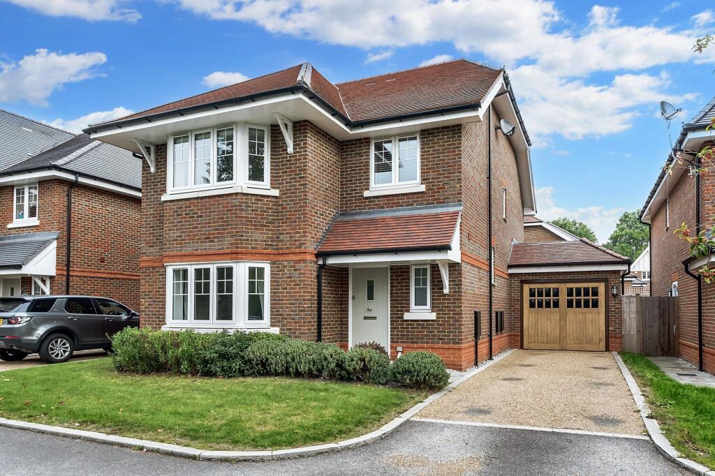 Eden Gardens, Felbridge, RH19