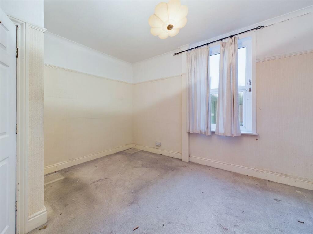 Bedroom: