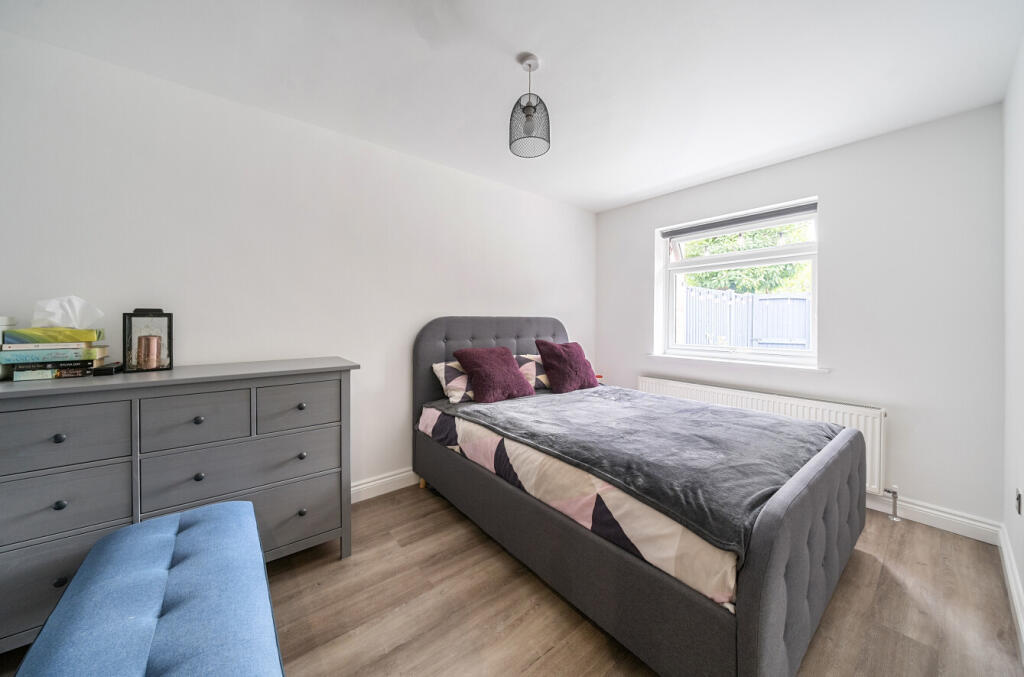 1343637-1-68a5e4c...