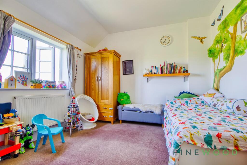 BEDROOM 2